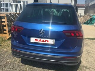 2021 Volkswagen Tiguan II Рестайлинг, синий, 2150000 рублей, вид 2