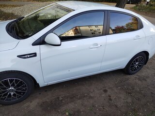 2011 Kia Rio III, белый, 580000 рублей, вид 4
