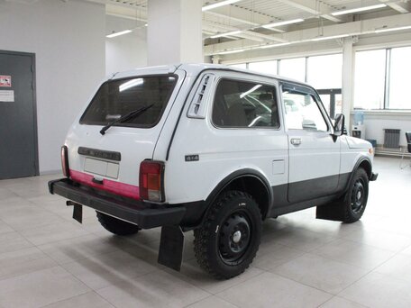 2005 Lada (ВАЗ) 2121 (4x4) I Рестайлинг, белый, 400000 рублей, вид 4