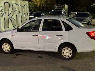2012 Lada (ВАЗ) Granta I, белый, 265000 рублей, вид 2