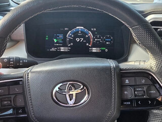 2024 Toyota Sequoia III, чёрный, 10400000 рублей, вид 4