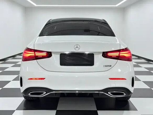 2023 Mercedes-Benz A-Класс 180 Long IV (W177) Рестайлинг, белый - вид 4
