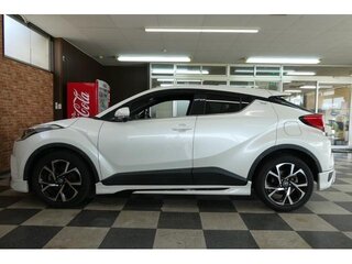 2017 Toyota C-HR I, белый, 1695000 рублей, вид 5