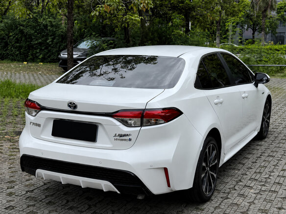 2022 Toyota Corolla Sporty XII (E210) Рестайлинг, белый - вид 8