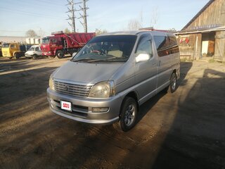 1999 Toyota Regius I, серебристый, 1170000 рублей, вид 1