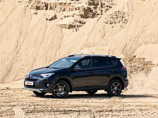 2015 Toyota RAV4 IV (XA40) Рестайлинг, чёрный, 2350000 рублей, вид 1