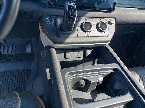 2021 Land Rover Defender 90 II, серый, 6900000 рублей - вид 18