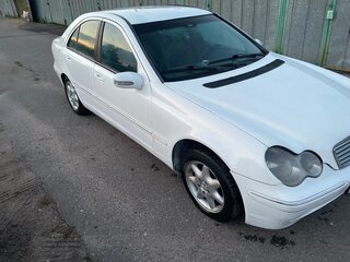 2001 Mercedes-Benz C-Класс 180 II (W203), белый, 413000 рублей, вид 2