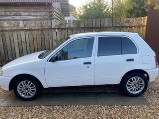 1999 Toyota Starlet V (P90), белый, 215000 рублей, вид 3