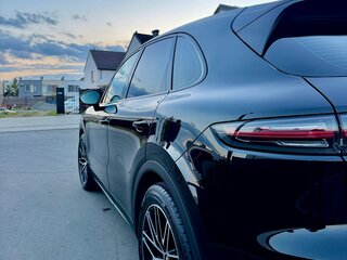 2019 Porsche Cayenne III, чёрный, 7100000 рублей, вид 5