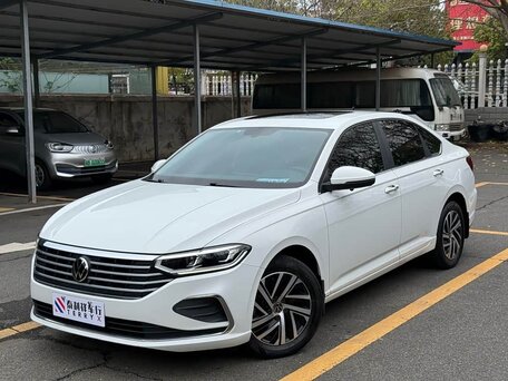 2023 Volkswagen Lavida III Рестайлинг, белый, 1350003 рублей, вид 1