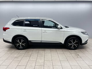 2015 Mitsubishi Outlander III Рестайлинг 2, белый, 1360000 рублей, вид 5