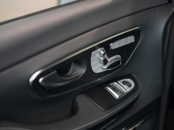 2026 Mercedes-Benz V-Класс Extra Long 300 d экстра длинный III (W447) Рестайлинг 2, чёрный, 14500000 рублей - вид 10