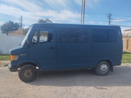 1985 Mercedes-Benz T1, синий, 355000 рублей, вид 4