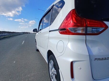 2016 Honda Freed II, белый, 1150000 рублей, вид 4