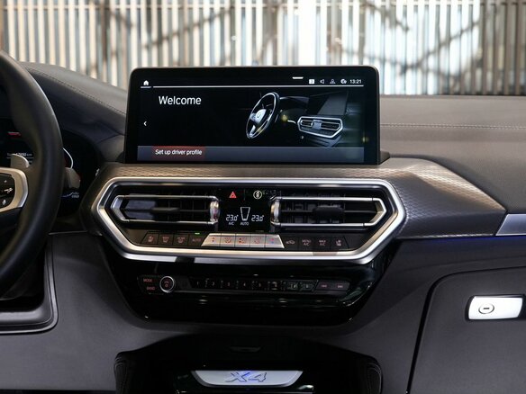 2024 BMW X4 20i II (G02) Рестайлинг, чёрный, 7220000 рублей - вид 20