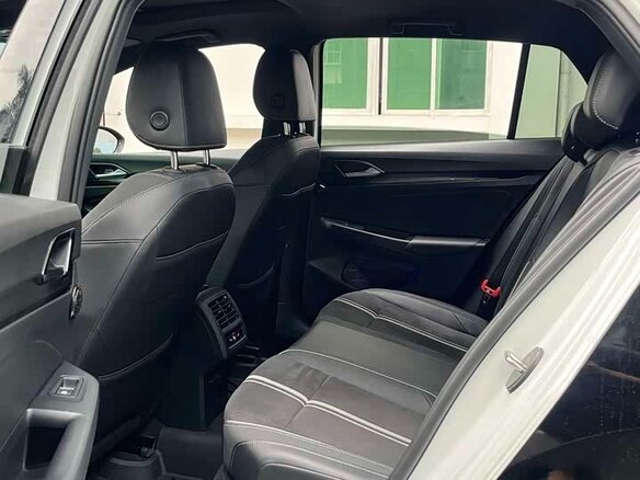 2023 Volkswagen Golf VIII, чёрный, 1670000 рублей - вид 7