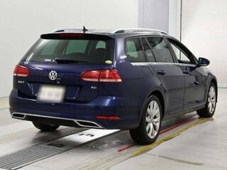 2017 Volkswagen Golf VII, синий, 1150000 рублей, вид 2