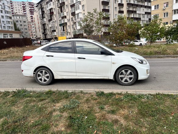 2012 Hyundai Solaris I, белый, 814000 рублей - вид 2