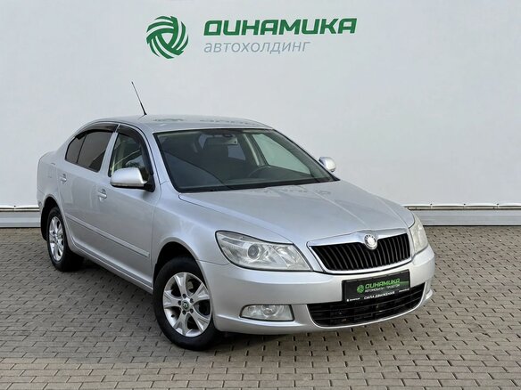 2010 Skoda Octavia II (A5) Рестайлинг, серебристый, 650000 рублей - вид 2