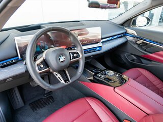 2024 BMW 5 серии Long 530Li VIII (G60/G61/G68), чёрный, 8499000 рублей, вид 2