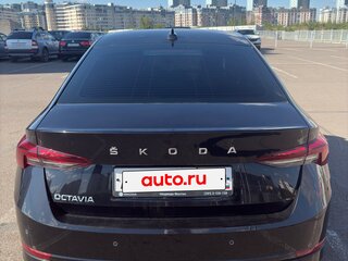 2021 Skoda Octavia IV (A8), чёрный, 2320000 рублей, вид 4