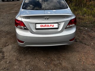 2011 Hyundai Solaris I, серебристый, 600000 рублей, вид 1