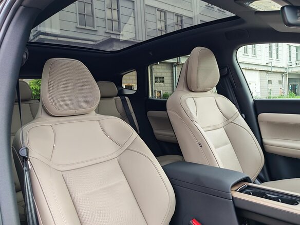 2025 Volvo XC70 III, серый, 6000000 рублей - вид 11