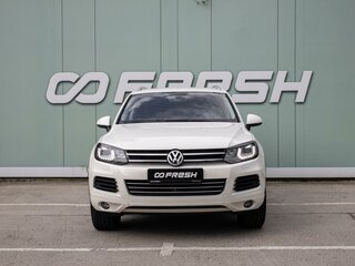 2011 Volkswagen Touareg II, белый, 2199000 рублей, вид 3