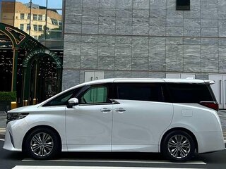 2025 Toyota Alphard IV, белый, 8030000 рублей, вид 1