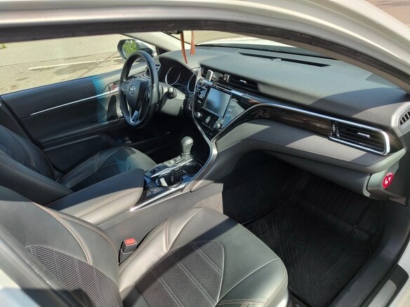 2019 Toyota Camry VIII (XV70), белый, 2499999 рублей - вид 8