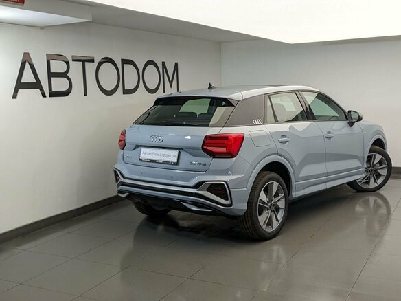 2026 Audi Q2 35 TFSI I Рестайлинг, серый - вид 3