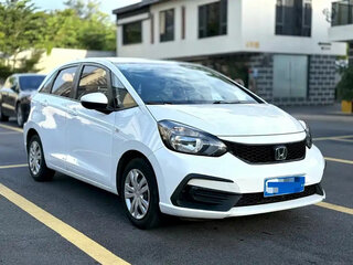 2023 Honda Fit Crosstar IV Рестайлинг, белый, 960000 рублей, вид 3