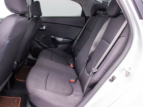 2016 Kia Rio III Рестайлинг, серебристый - вид 10