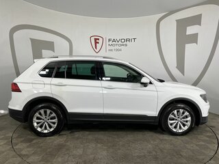 2018 Volkswagen Tiguan II, белый, 2399000 рублей, вид 4