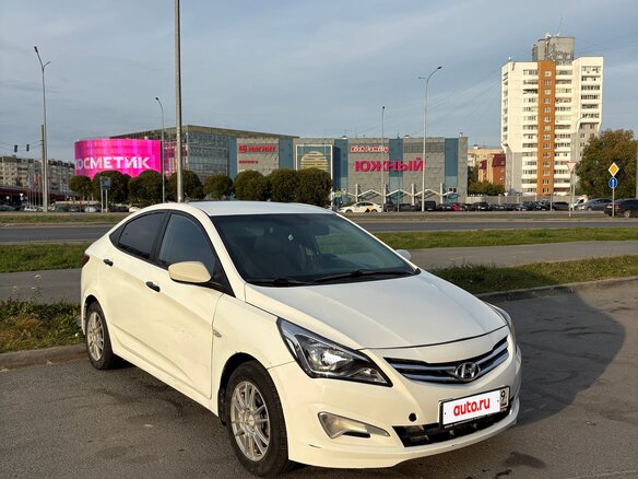 2015 Hyundai Solaris I Рестайлинг, белый, 550000 рублей - вид 2