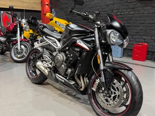 2019 Triumph Street Triple, чёрный, 755000 рублей, вид 2