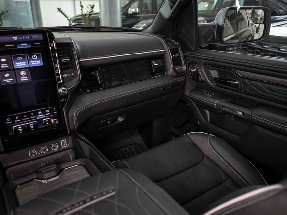 2026 Ram 1500 Crew Cab eTorque V Рестайлинг, чёрный, 11494964 рублей - вид 26