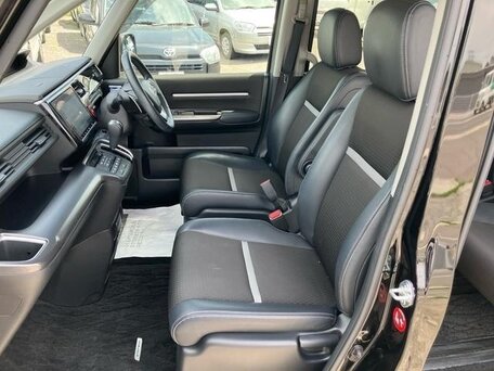 2021 Honda Stepwgn Spada V Рестайлинг, чёрный, 2126999 рублей, вид 4
