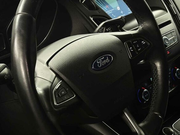 2017 Ford Focus III Рестайлинг, серый, 1130000 рублей - вид 10