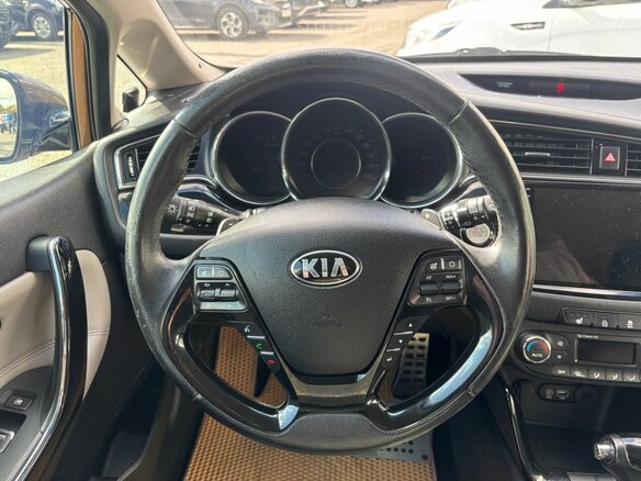 2017 Kia Ceed II Рестайлинг, коричневый - вид 15