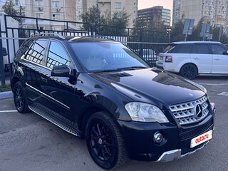 2011 Mercedes-Benz M-Класс 350 II (W164) Рестайлинг, чёрный, 1600000 рублей, вид 3