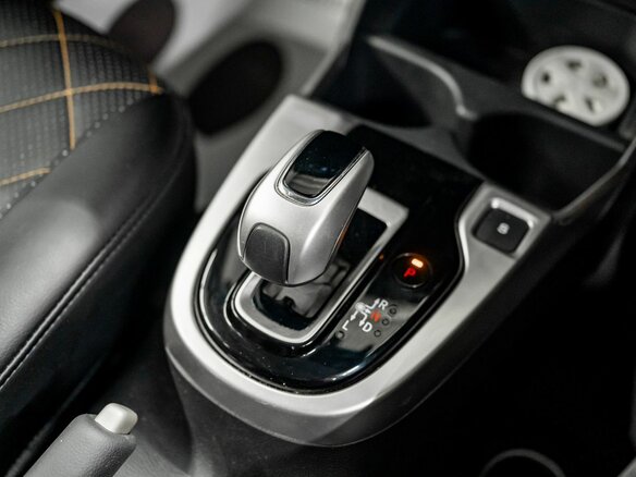 2018 Honda Fit III Рестайлинг, серебристый, 1075000 рублей - вид 11