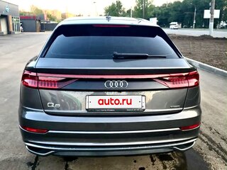 2021 Audi Q8 45 TDI I (4M), серый, 7999000 рублей, вид 3