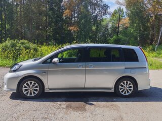 2009 Toyota ISis I Рестайлинг, серебристый, 950000 рублей, вид 3