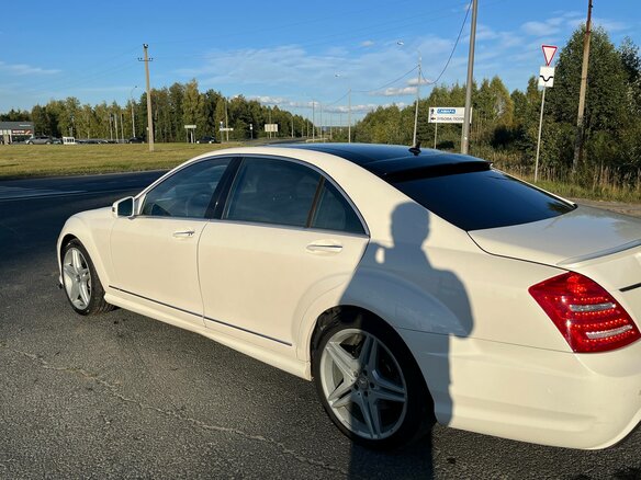 2010 Mercedes-Benz S-Класс 500 V (W221) Рестайлинг, белый, 2600000 рублей - вид 6