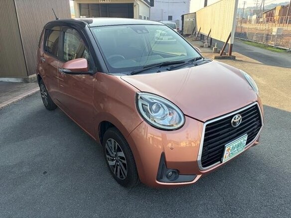 2020 Toyota Passo III Рестайлинг, золотистый, 680000 рублей - вид 1