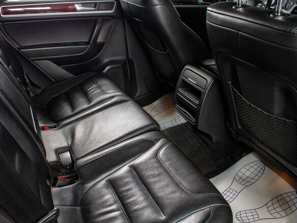 2012 Volkswagen Touareg II, серебристый, 1599000 рублей - вид 14