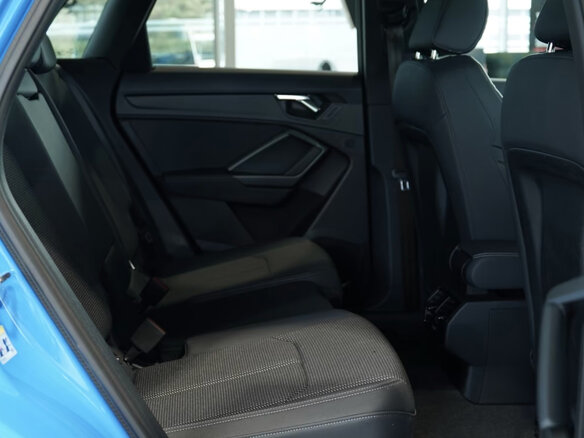 2023 Audi Q3 35 TDI II (F3), синий, 4445000 рублей - вид 15