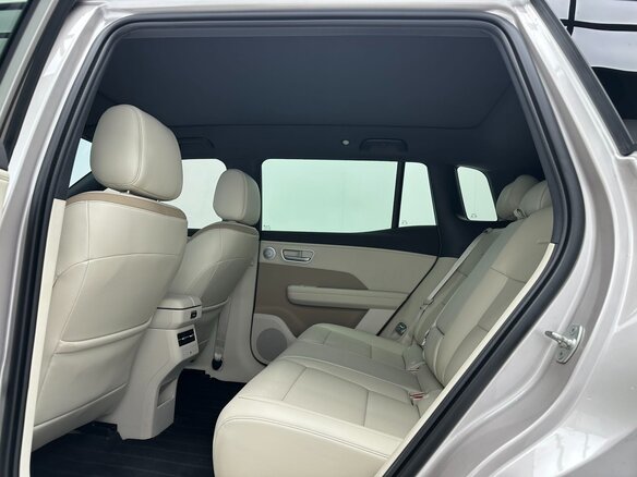 2025 Toyota bZ3X 58.3 kWh, серебристый, 2950000 рублей - вид 8